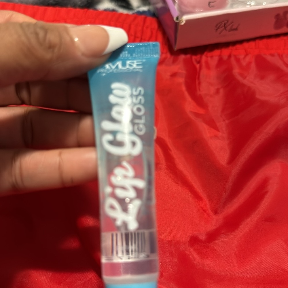 Make up - Picture 2 of 2